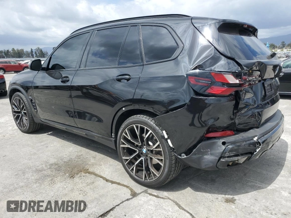 2024 BMW X5 sDrive40i z VIN 5UX13EU01R9V06527, wystawiony jako Copart lot #54611085 z przebiegiem 13 886 mil mil oraz Szkoda całkowita • Salvage title. Historia ofert i sprzedaży dostępna na DreamBid. Obrazek 2.