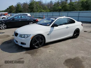 2013 BMW 3 Series 335i with VIN WBAKG7C50DJ438132, listed as a Copart auction lot 62713214 with 88,999 mi miles and Clean Title. Bid and sale history available at carsss.com. Image 1.