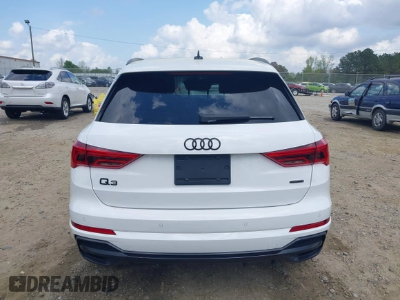 2022 Audi Q3 S line Premium Plus z VIN WA1EECF31N1148535, wystawiony jako IAAI lot #41947659 z przebiegiem 31 880 mil mil oraz . Historia ofert i sprzedaży dostępna na DreamBid. Obrazek 17.