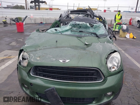 2015 MINI Countryman z VIN WMWZB3C59FWR43209, wystawiony jako IAAI lot #41761218 z przebiegiem Nie podano mil oraz . Historia ofert i sprzedaży dostępna na DreamBid. Obrazek 12.