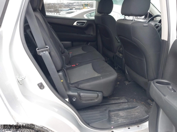 2017 Nissan Pathfinder SV with VIN 5N1DR2MN2HC687013, listed as a IAAI auction lot 41362733 with 129,832 mi miles. Bid and sale history available at carsss.com. Image 8.