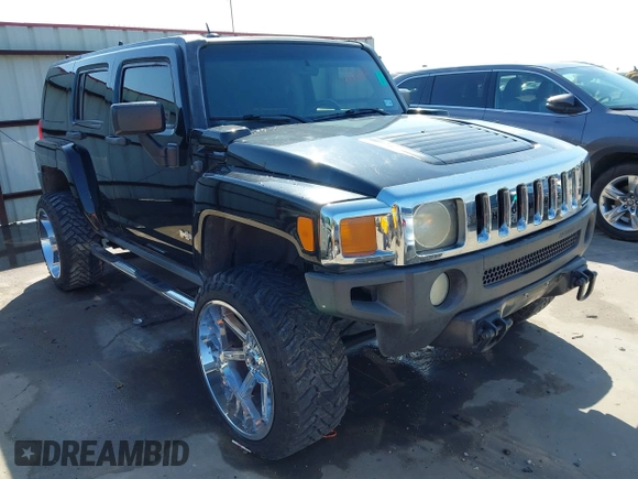 2006 Hummer H3 with VIN 5GTDN136468137230, listed as a IAAI auction lot 41886167 with 135,120 mi miles. Bid and sale history available at carsss.com. Image 1.