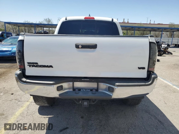 2015 Toyota Tacoma with VIN 3TMLU4EN1FM203062, listed as a Copart auction lot 60488055 with 111,994 mi miles and Salvage title. Bid and sale history available at DreamBid. Image 6.
