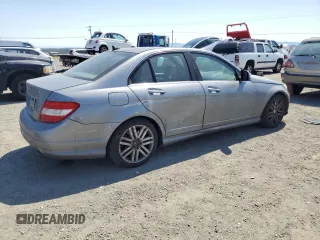 2008 Mercedes-Benz C 300 Sport z VIN WDDGF54X48F067023, wystawiony jako Copart lot #58864455 z przebiegiem 196 263 mil mil oraz Szkoda całkowita • Salvage title. Historia ofert i sprzedaży dostępna na DreamBid. Obrazek 3.