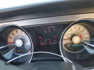 2010 Ford Mustang GT z VIN 1ZVBP8FHXA5120910, wystawiony jako Copart lot #81555444 z przebiegiem 92 345 mil mil oraz Szkoda całkowita • Salvage title. Historia ofert i sprzedaży dostępna na DreamBid. Obrazek 9.