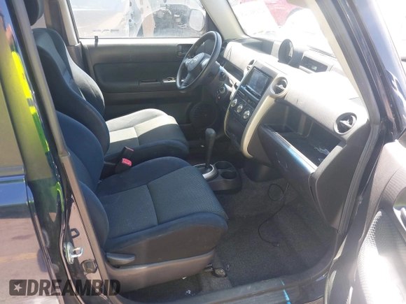 2006 Scion xB z VIN JTLKT324164064751, wystawiony jako IAAI lot #42450248 z przebiegiem 131 649 mil mil oraz . Historia ofert i sprzedaży dostępna na DreamBid. Obrazek 5.