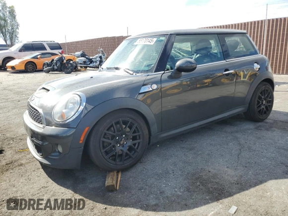 2013 MINI Hardtop S with VIN WMWSV3C50DT393440, listed as a Copart auction lot 55170145 with 141,896 mi miles and Clean Title. Bid and sale history available at DreamBid. Image 1.