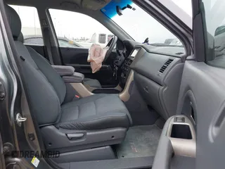 2007 Honda Pilot LX with VIN 5FNYF281X7B006877, listed as a IAAI auction lot 41595667 with 255,799 mi miles. Bid and sale history available at carsss.com. Image 5.