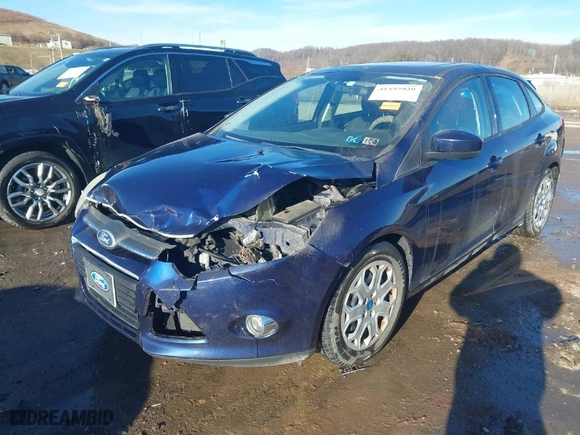 2012 Ford Focus SE with VIN 1FAHP3F21CL126644, listed as a IAAI auction lot 41592929 with 188,863 mi miles. Bid and sale history available at carsss.com. Image 2.