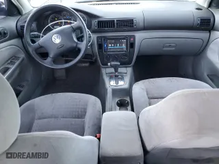 2004 Volkswagen Passat GL with VIN WVWND63B14E022060, listed as a Copart auction lot 87698025 with 165,526 mi miles and Salvage Title. Bid and sale history available at carsss.com. Image 8.