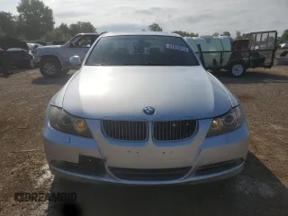 2006 BMW 3 Series 330i with VIN WBAVB33516KS36286, listed as a Copart auction lot 62556015 with 221,032 mi miles and Salvage title. Bid and sale history available at DreamBid. Image 5.
