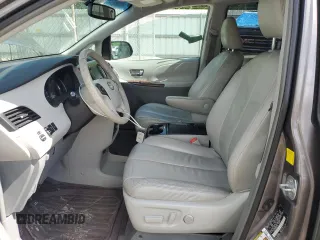 2011 Toyota Sienna XLE z VIN 5TDDK3DCXBS014134, wystawiony jako Copart lot #55124725 z przebiegiem 193 629 mil mil oraz Szkoda całkowita • Salvage title. Historia ofert i sprzedaży dostępna na DreamBid. Obrazek 7.
