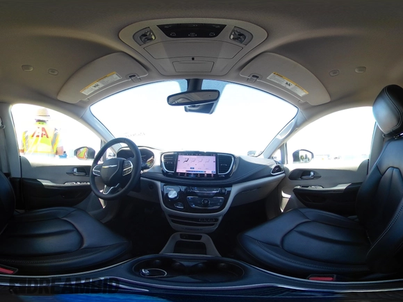 2023 Chrysler Pacifica Hybrid Touring L with VIN 2C4RC1L75PR614460, listed as a IAAI auction lot 42628545 with 68,668 mi miles and . Bid and sale history available at DreamBid. Image 18.