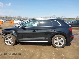 2020 Audi Q5 Premium with VIN WA1ANAFY3L2082513, listed as a IAAI auction lot 41912993 with 7,958 mi miles. Bid and sale history available at carsss.com. Image 15.