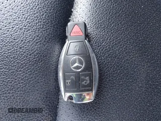 2010 Mercedes-Benz C 300 Sport z VIN WDDGF8BB2AR128205, wystawiony jako IAAI lot #42011167 z przebiegiem 117 045 mil mil oraz . Historia ofert i sprzedaży dostępna na DreamBid. Obrazek 11.