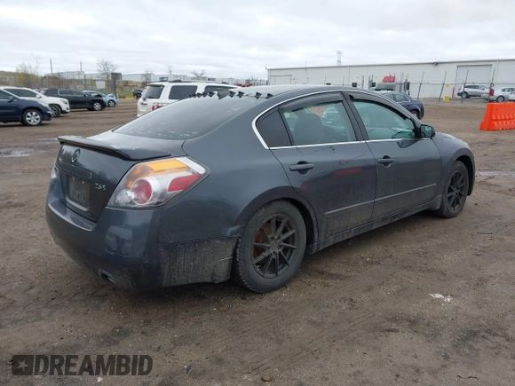 2009 Nissan Altima 2.5 S with VIN 1N4AL21E89N500804, listed as a IAAI auction lot 42092910 with 172,279 mi miles. Bid and sale history available at carsss.com. Image 4.