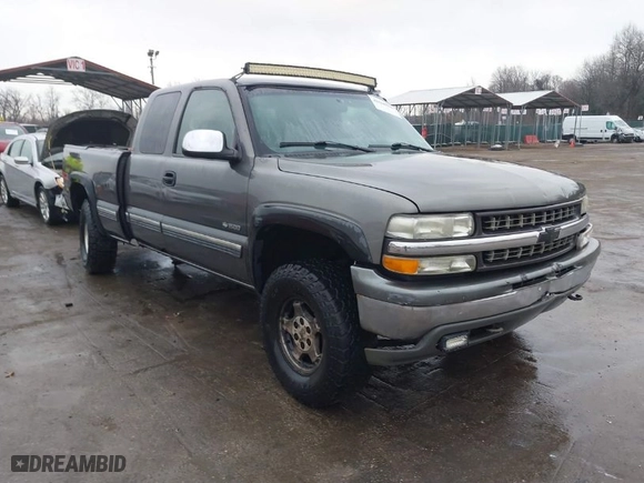 2000 Chevrolet Silverado 1500 LS with VIN 1GCEK19T6YE274790, listed as a IAAI auction lot 41560358 with 244,940 mi miles. Bid and sale history available at carsss.com. Image 1.