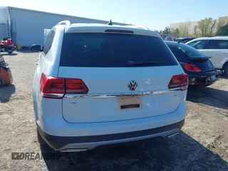 2018 Volkswagen Atlas SE with VIN 1V2CR2CA2JC579073, listed as a IAAI auction lot 41968461 with 118,656 mi miles and . Bid and sale history available at DreamBid. Image 15.