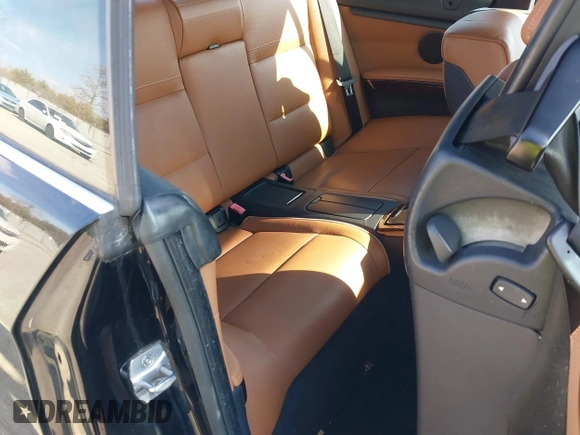 2013 BMW 3 Series 328i z VIN WBADW7C5XDE732643, wystawiony jako IAAI lot #41665789 z przebiegiem Nie podano mil oraz . Historia ofert i sprzedaży dostępna na DreamBid. Obrazek 8.
