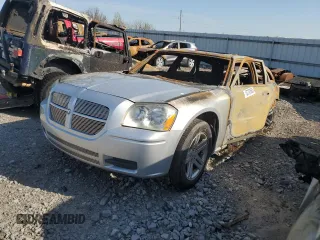 2005 Dodge Magnum SE z VIN 2D4FV48V25H116325, wystawiony jako Copart lot #52797685 z przebiegiem Nie podano mil oraz Szkoda całkowita • Salvage title. Historia ofert i sprzedaży dostępna na DreamBid. Obrazek 1.