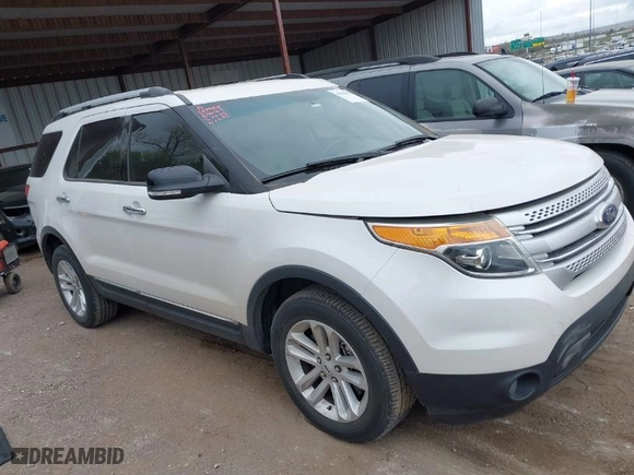 2014 Ford Explorer XLT with VIN 1FM5K7D95EGB90163, listed as a IAAI auction lot 41896474 with 139,694 mi miles. Bid and sale history available at carsss.com. Image 12.