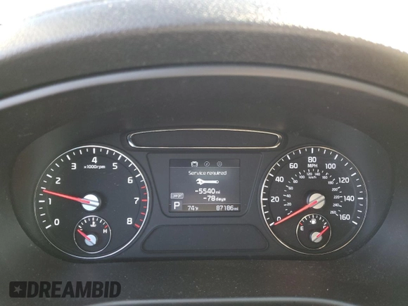 2020 Kia Sorento LX z VIN 5XYPG4A32LG671064, wystawiony jako Copart lot #43046395 z przebiegiem 87 186 mil mil oraz Szkoda całkowita • Salvage title. Historia ofert i sprzedaży dostępna na DreamBid. Obrazek 9.