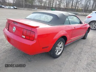 2007 Ford Mustang Deluxe with VIN 1ZVFT84N675296027, listed as a IAAI auction lot 41854793 with Not Provided miles and . Bid and sale history available at carsss.com. Image 4.