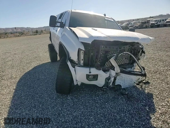 2015 GMC Sierra 2500HD Denali z VIN 1GT120E80FF175769, wystawiony jako Copart lot #79047164 z przebiegiem 116 447 mil mil oraz Szkoda całkowita • Salvage title. Historia ofert i sprzedaży dostępna na DreamBid. Obrazek 10.
