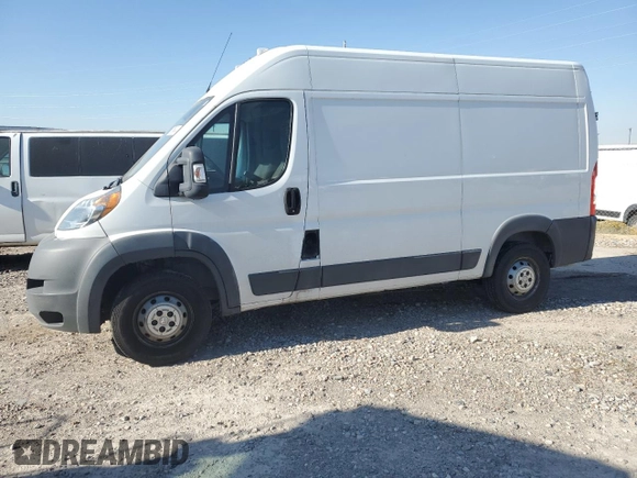 2014 Ram ProMaster Cargo with VIN 3C6TRVCG8EE107716, listed as a Copart auction lot 75965424 with 303,018 mi miles and Clean Title. Bid and sale history available at carsss.com. Image 1.