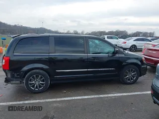 2015 Chrysler Town & Country S with VIN 2C4RC1HG6FR674254, listed as a IAAI auction lot 41199889 with 132,598 mi miles and . Bid and sale history available at DreamBid. Image 14.