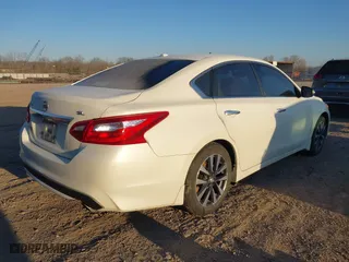 2017 Nissan Altima 2.5 SR with VIN 1N4AL3AP3HC160379, listed as a IAAI auction lot 41732588 with 103,647 mi miles. Bid and sale history available at carsss.com. Image 4.