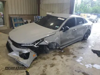 2022 Kia K5 GT-Line z VIN 5XXG64J27NG135079, wystawiony jako Copart lot #56776625 z przebiegiem 47 913 mil mil oraz Szkoda całkowita • Salvage title. Historia ofert i sprzedaży dostępna na DreamBid. Obrazek 1.