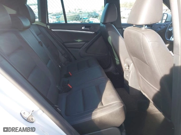 2016 Volkswagen Tiguan S with VIN WVGAV7AX6GW557671, listed as a IAAI auction lot 41393245 with 92,586 mi miles. Bid and sale history available at carsss.com. Image 8.