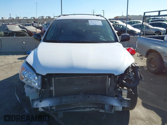 2008 Toyota RAV4 with VIN JTMZD35V985112599, listed as a IAAI auction lot 40728332 with 146,552 mi miles. Bid and sale history available at carsss.com. Image 13.