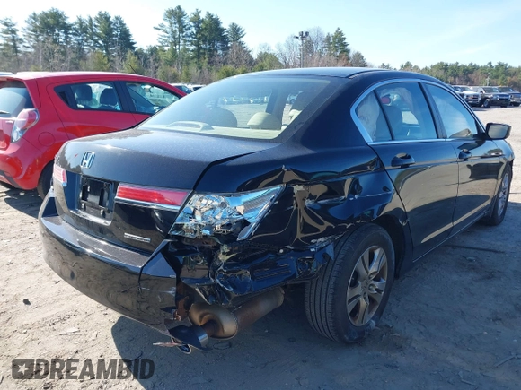 2012 Honda Accord SE z VIN 1HGCP2F61CA101404, wystawiony jako IAAI lot #42038839 z przebiegiem 121 506 mil mil oraz . Historia ofert i sprzedaży dostępna na DreamBid. Obrazek 4.