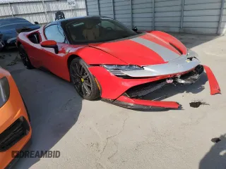 2022 Ferrari SF90 z VIN ZFF96NMA3N0285677, wystawiony jako Copart lot #42336505 z przebiegiem 1234 mil mil oraz Szkody całkowita. Historia ofert i sprzedaży dostępna na DreamBid. Obrazek 4.