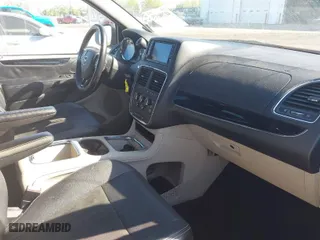 2019 Dodge Grand Caravan SXT with VIN 2C4RDGCG3KR631511, listed as a IAAI auction lot 41790575 with 215,338 mi miles. Bid and sale history available at carsss.com. Image 5.