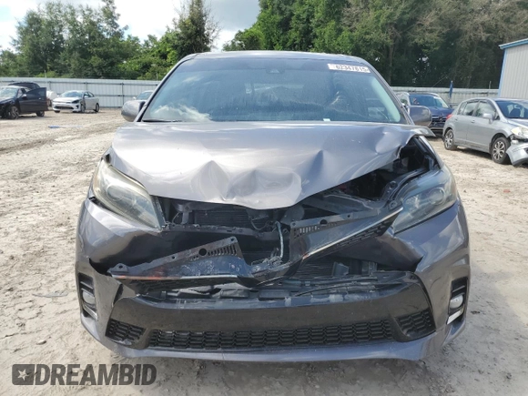 2018 Toyota Sienna SE with VIN 5TDXZ3DC5JS921882, listed as a Copart auction lot 62347815 with 136,472 mi miles and Salvage title. Bid and sale history available at DreamBid. Image 5.