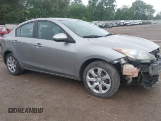 2013 Mazda Mazda3 i Sport with VIN JM1BL1U78D1760500, listed as a IAAI auction lot 41962308 with 201,547 mi miles. Bid and sale history available at carsss.com. Image 1.