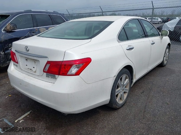 2007 Lexus ES 350 with VIN JTHBJ46G272006445, listed as a IAAI auction lot 38985808 with 210,367 mi miles. Bid and sale history available at carsss.com. Image 4.