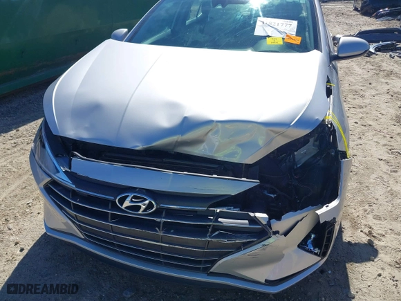 2019 Hyundai Elantra Preferred with VIN KMHD84LF4KU743494, listed as a IAAI auction lot 41821777 with 147,704 mi miles. Bid and sale history available at carsss.com. Image 6.