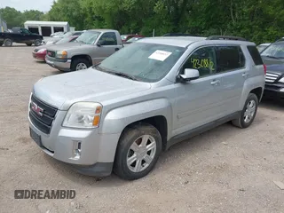 2015 GMC Terrain SLE z VIN 2GKFLWEK8F6272041, wystawiony jako IAAI lot #42308812 z przebiegiem 188 543 mil mil oraz . Historia ofert i sprzedaży dostępna na DreamBid. Obrazek 2.