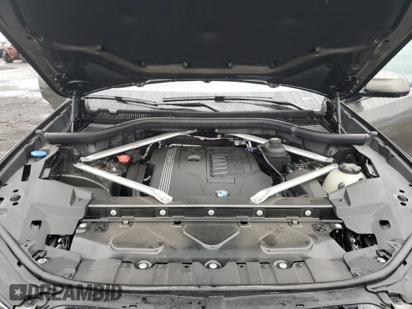 2023 BMW X6 xDrive40i z VIN 5UXCY6C03P9P48220, wystawiony jako Copart lot #51660845 z przebiegiem 24 947 mil mil oraz Szkoda całkowita • Salvage title. Historia ofert i sprzedaży dostępna na DreamBid. Obrazek 14.