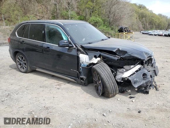 2017 BMW X5 xDrive35i z VIN 5UXKR0C53H0V68419, wystawiony jako Copart lot #54097345 z przebiegiem 100 682 mil mil oraz Szkoda całkowita • Salvage title. Historia ofert i sprzedaży dostępna na DreamBid. Obrazek 4.