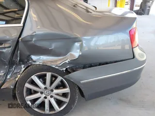 2006 Volkswagen Passat 3.6L V6 z VIN WVWDU73C16P152339, wystawiony jako IAAI lot #42194918 z przebiegiem 167 399 mil mil oraz . Historia ofert i sprzedaży dostępna na DreamBid. Obrazek 6.