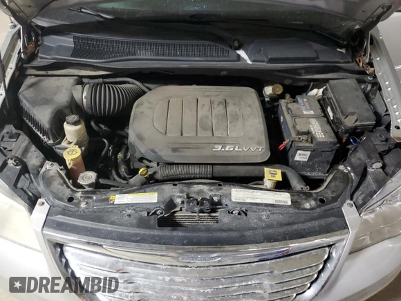 2011 Chrysler Town & Country Touring L with VIN 2A4RR8DG8BR744662, listed as a Copart auction lot 42013515 with 139,393 mi miles and Clean Title. Bid and sale history available at DreamBid. Image 12.