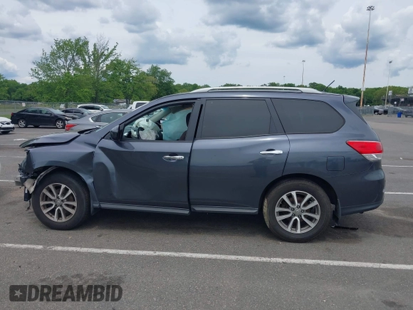 2014 Nissan Pathfinder S with VIN 5N1AR2MM6EC616953, listed as a IAAI auction lot 42352267 with 164,537 mi miles and . Bid and sale history available at DreamBid. Image 14.