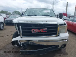 2008 GMC Sierra 1500 SLE1 z VIN 2GTEK19J781140144, wystawiony jako IAAI lot #42150790 z przebiegiem 186 929 mil mil oraz . Historia ofert i sprzedaży dostępna na DreamBid. Obrazek 12.