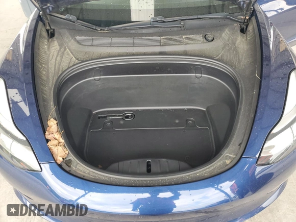 2019 Tesla Model 3 Mid Range z VIN 5YJ3E1EA1KF417900, wystawiony jako Copart lot #55310265 z przebiegiem 45 739 mil mil oraz Szkoda całkowita • Salvage title. Historia ofert i sprzedaży dostępna na DreamBid. Obrazek 11.