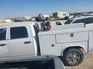 2017 Ram 2500 Tradesman с VIN 3C6TR5HT8HG737959, выставлен на аукционе IAAI как лот 41591328 с пробегом 240 260 миль миль и . История ставок и продаж доступна на DreamBid. Изображение 14.